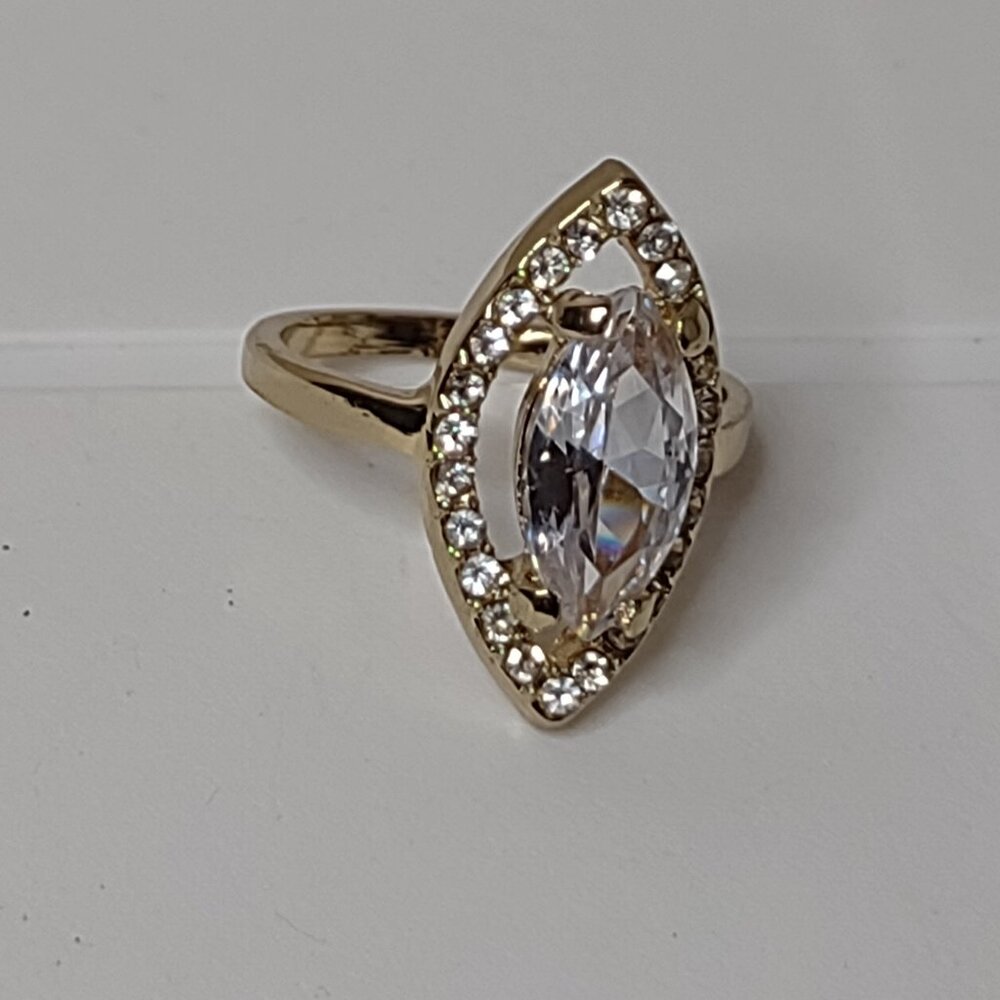 Size 8.5 Gold Tone Ring With Clear Stones